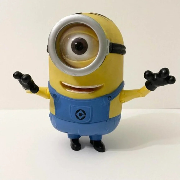Thinkway Toys Other - Despicable Me Minion Stuart Thinkway Toys Talking Eye Winks Universal Studios
